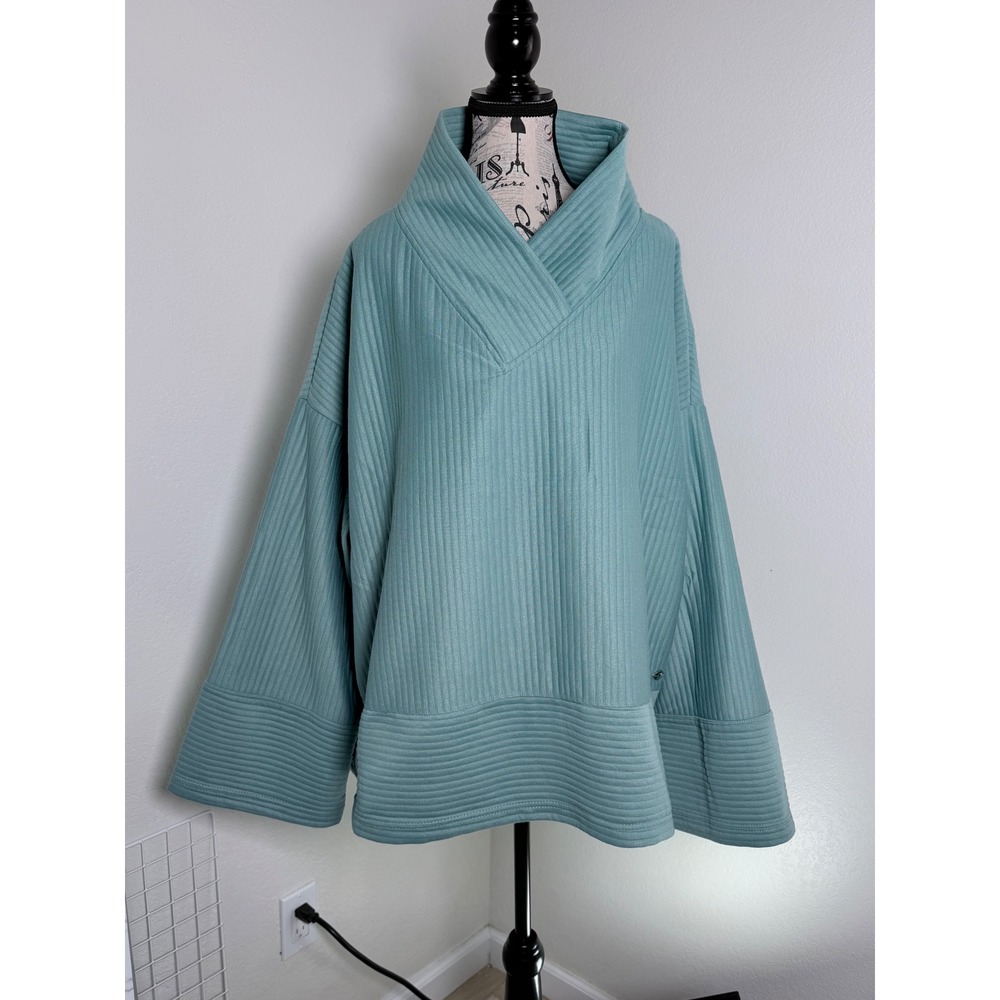 NWT Tahari Sport Plus Size Women's Pull over 3X